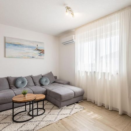 Apartment Vigo Kastela Luaran gambar